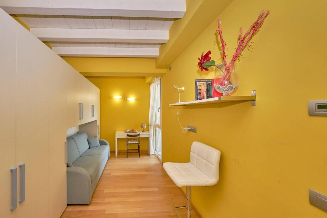 Warda B11 Apartment ديسينسانو ديل غاردا المظهر الخارجي الصورة